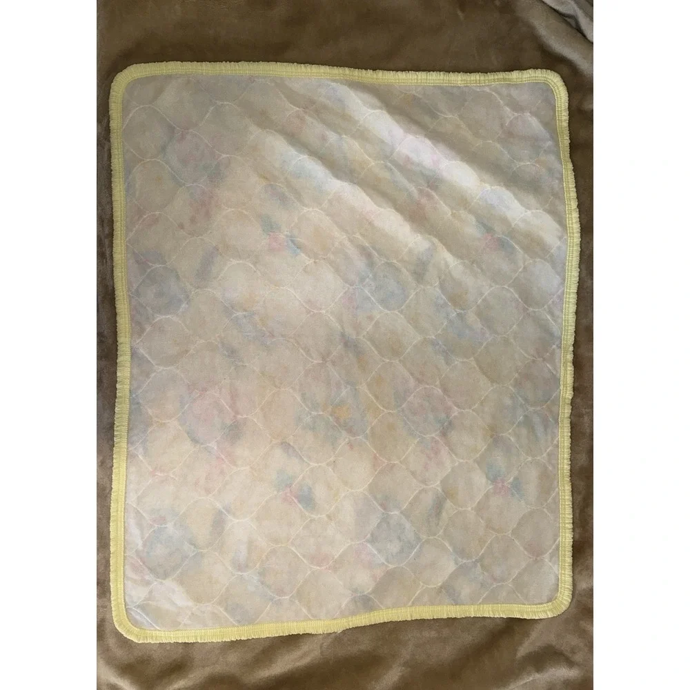 Vintage Care Bears Quilt Yellow 1983 Comforter Coverlet Curity